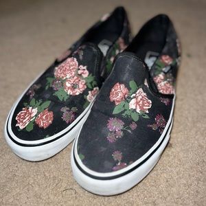 COPY - Vans Classic Slip-on Shoe - Black & Flowers